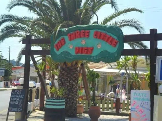 The 3 Little Pigs apartments