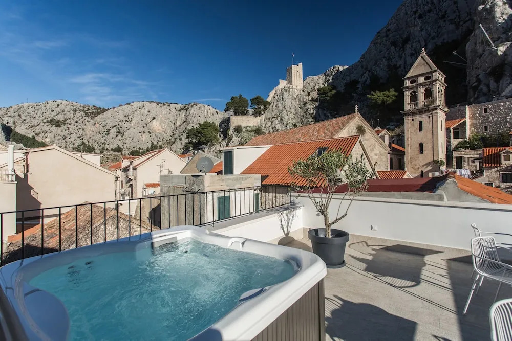 Boutique stone house Franco