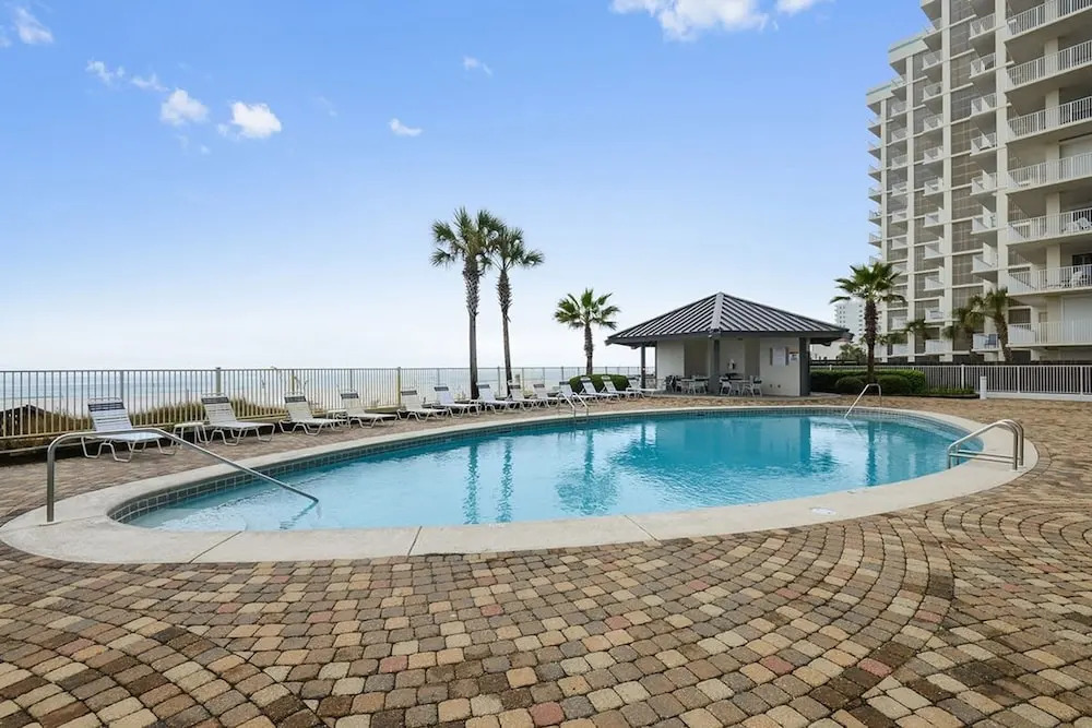Windward Pointe 305 3rd Floor Beachfront Pool
