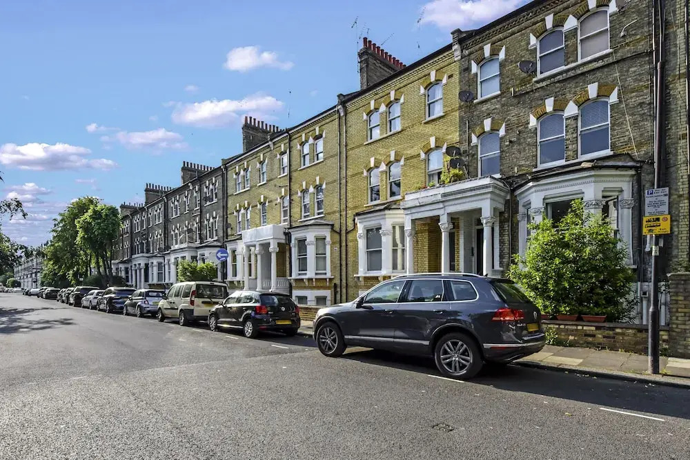 Spacious 2 Bed Flat Near High Street Kensington