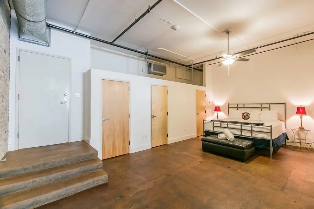 Littlefield Lofts, Hosted by Placemakr - 6th St
