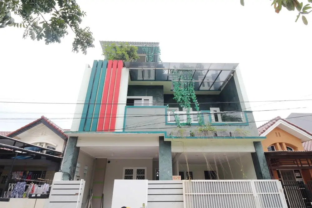 Airy Eco Syariah Bandara Soetta Taman Mahkota Tiga Tangerang
