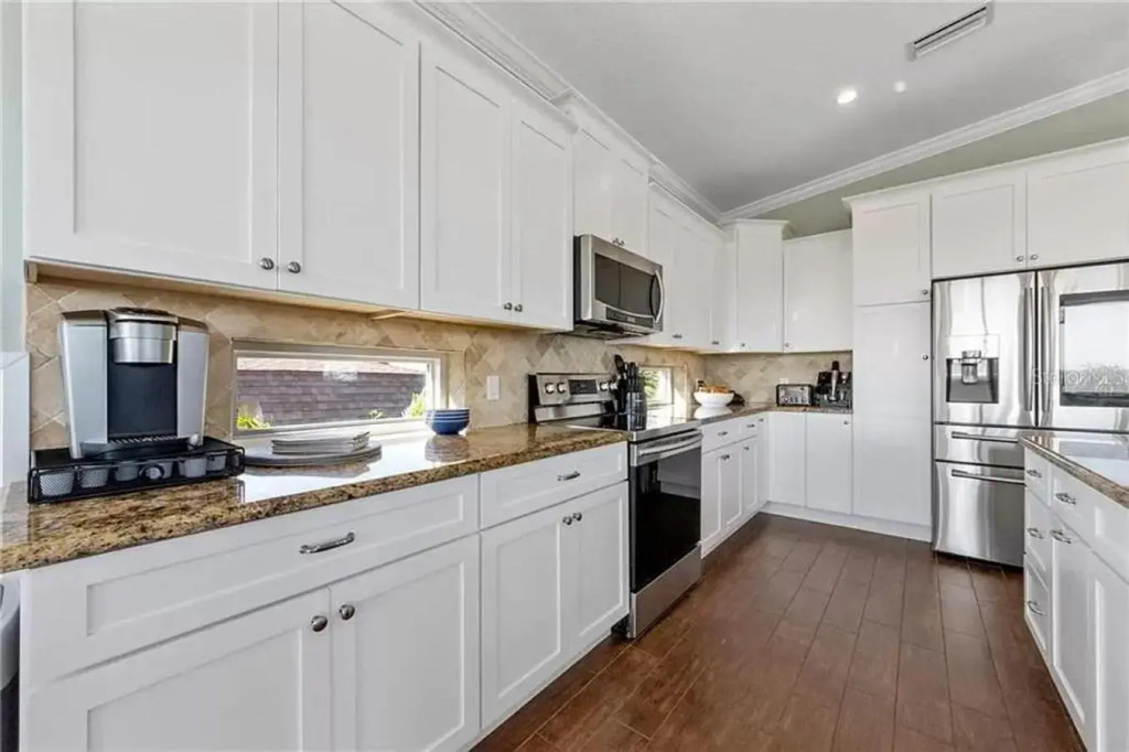 LUXURY VACATION HOME! ADD A GOLF CART