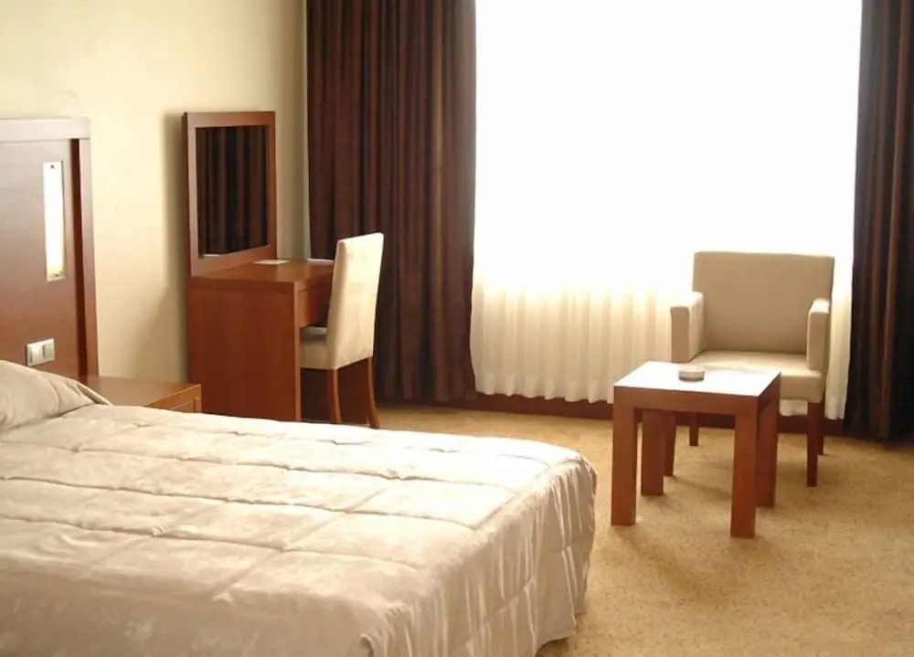 Paluri Otel Hopa