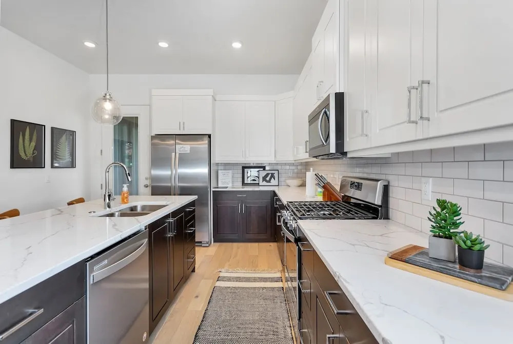 9 At Bloomington Country Club 3 Bedroom Apts