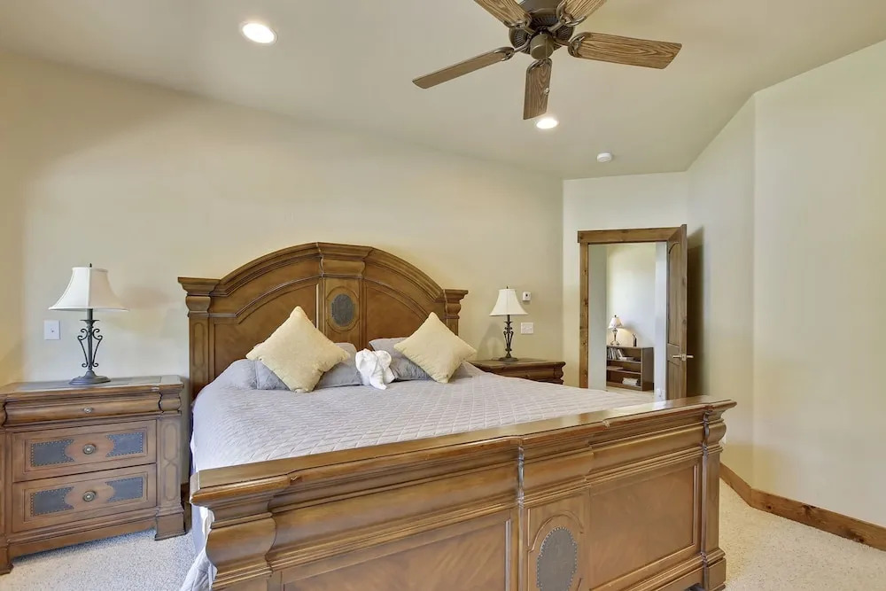 Slopeside Mountain Time Luxury Chalet by Winter Park Escapes