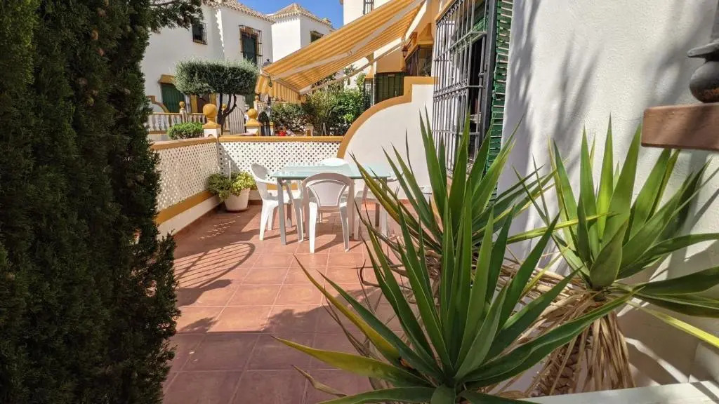Two Bedroom, Ground Floor, Air-conditioned Apartment 300m from the Beach