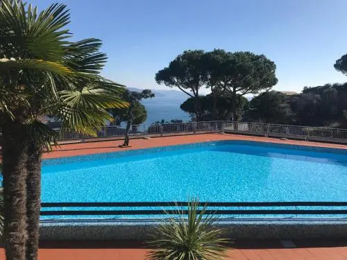 Residence "Delfino" con Piscina e Campo da Tennis