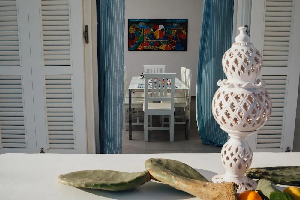 House With 3 Bedrooms in Balestrate, With Wonderful sea View, Enclosed Garden and Wifi - 100 m From the Beach