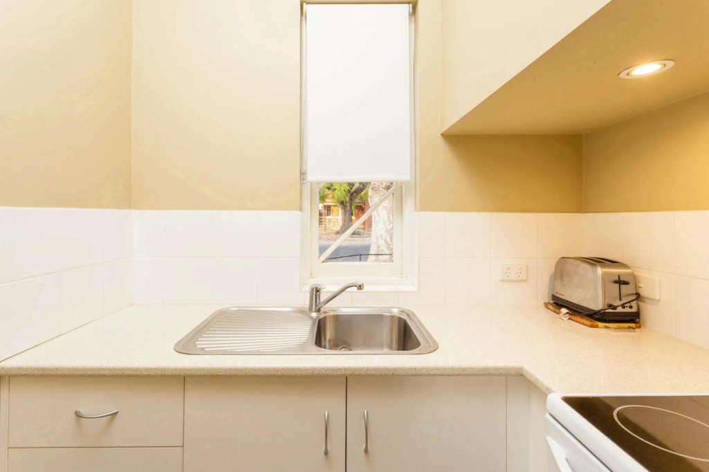 Globe Apartments