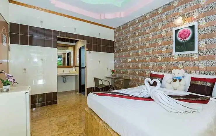 Baan Suan Rim Nam Resort