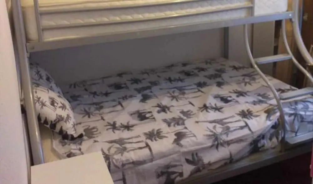 2 Bed Chalet Sleeps 5 - Pets, Parking, Near Beach