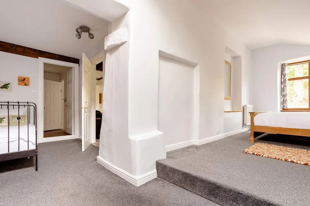 Oldmill-2bed-sleeps6-privategarden-optionalhottub