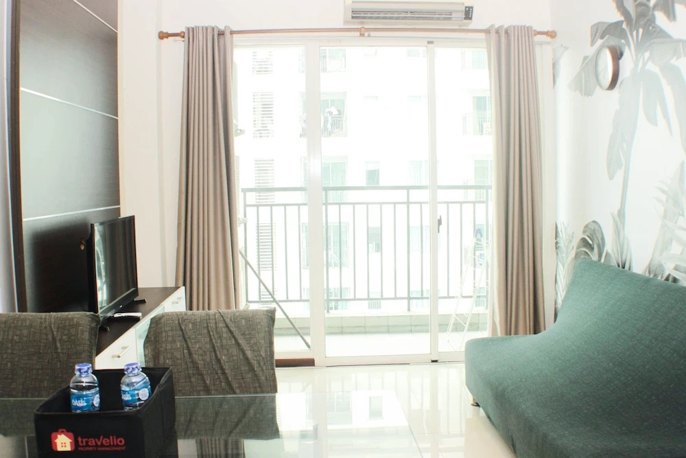 Comfy and Great Location 2BR Apartment at Thamrin Residence By Travelio