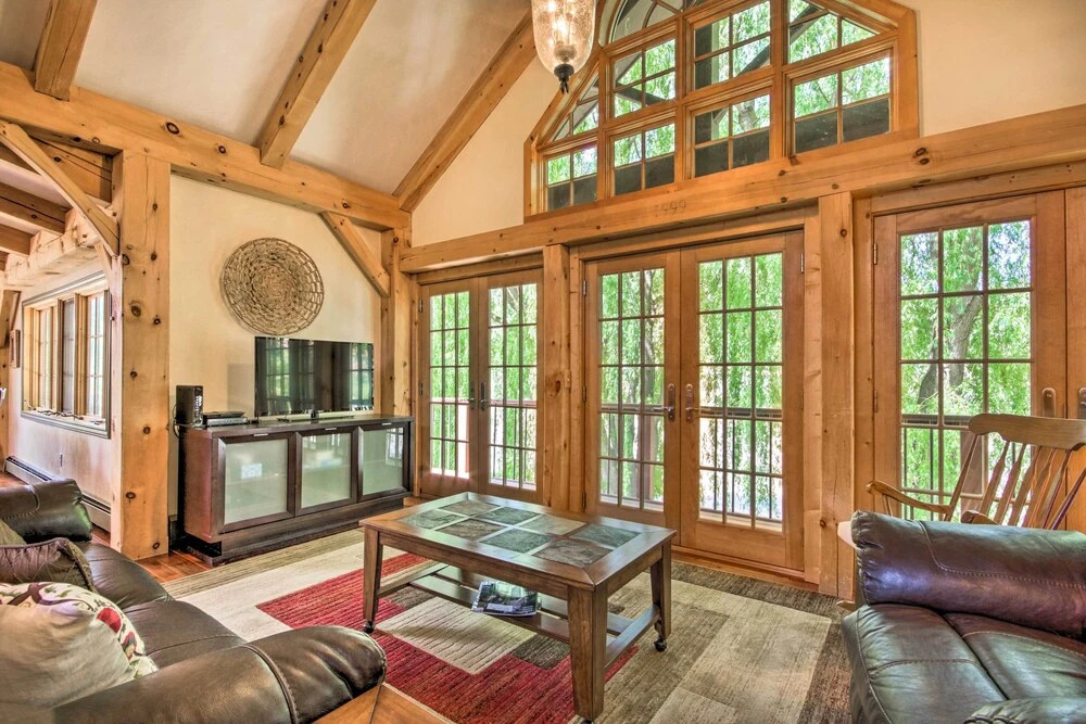 Rivers Edge Mtn Home: Private Hot Tub & Views