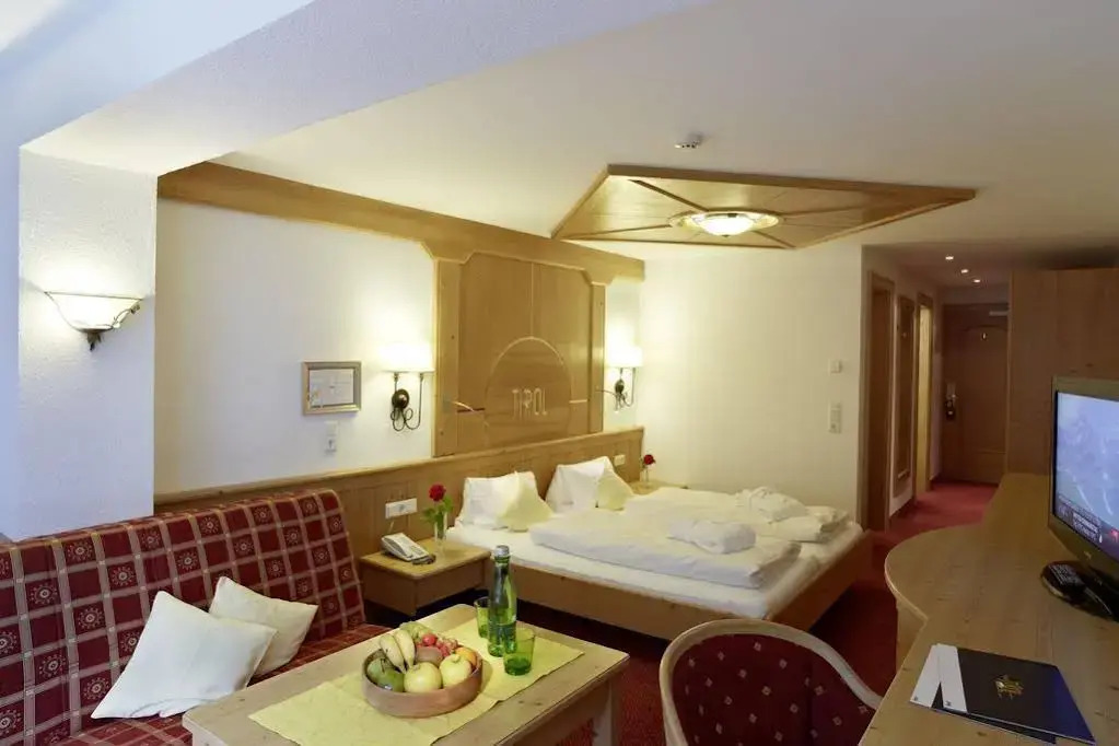Hotel Tirol
