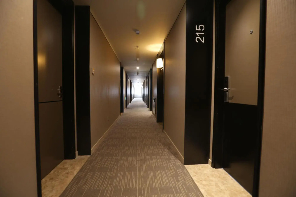 Homeinn Plus Hotel (Dandong Yalu River Grand Bridge Broken Bridge Scenic Area Railway Station)