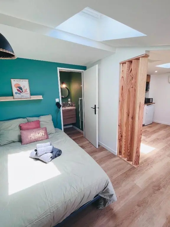 LE QUAI 6 - Studio neuf CALME LUMINEUX - CLIM - WiFi - Gare à 200m