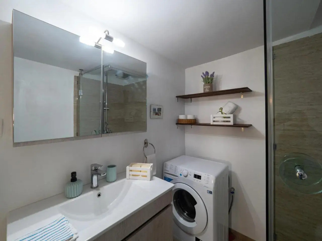 Central & Bright 2BD Apt in Corfu Town near Port