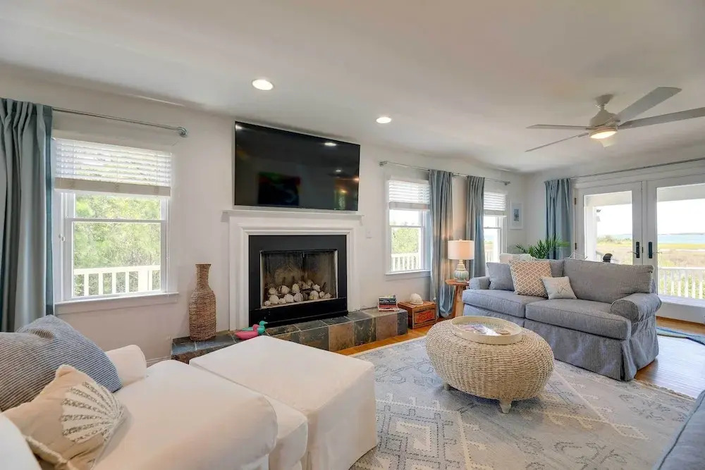 Waterfront Home w/ Screened Porch & Sunsets