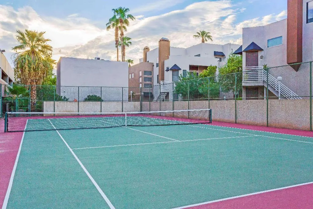 Wyndham Garden Phoenix Midtown