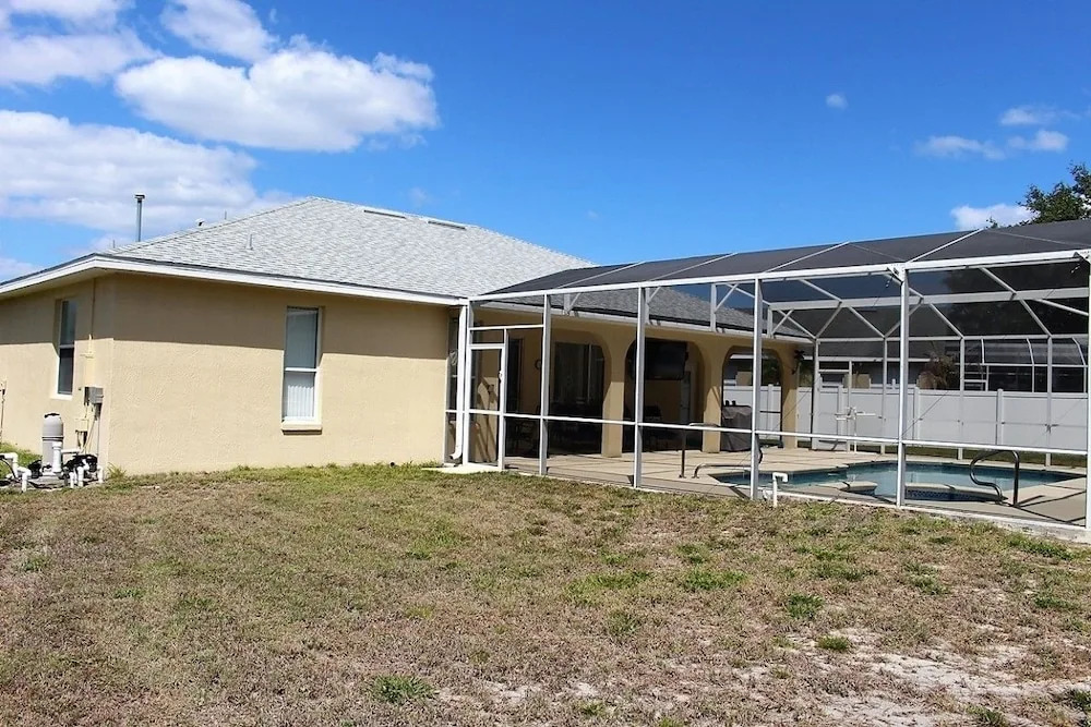 4 Bedroom Pool Home near Disney by Dreams VR