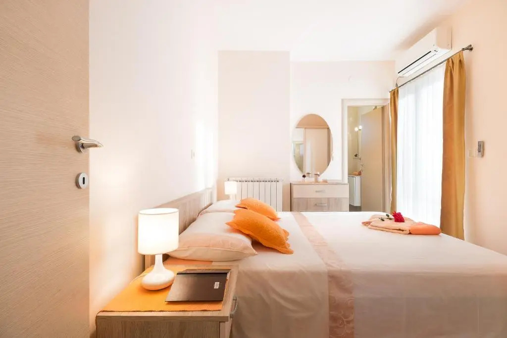 Apartment Pina - A Home Away From Home With A Private Jacuzzi