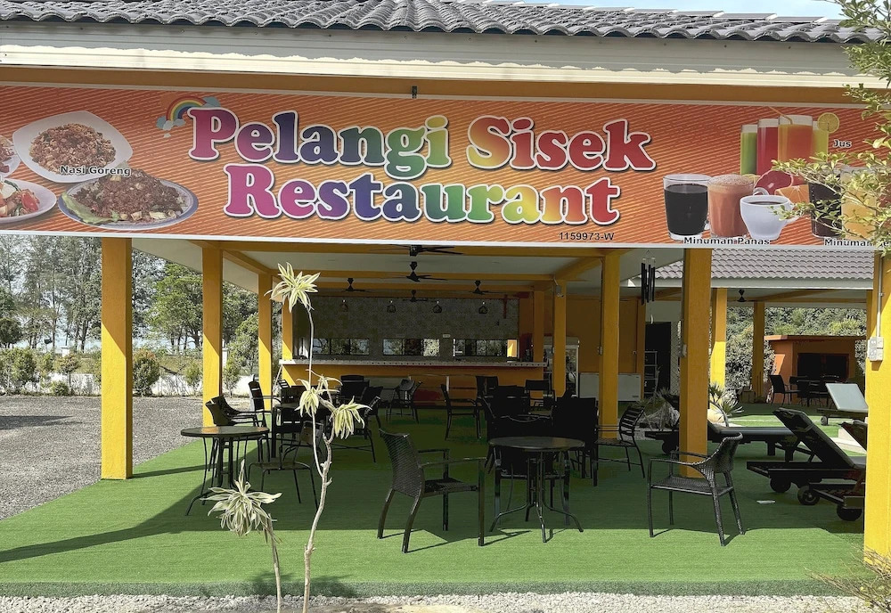 Capital O 90949 Pelangi Beach Resort Mersing