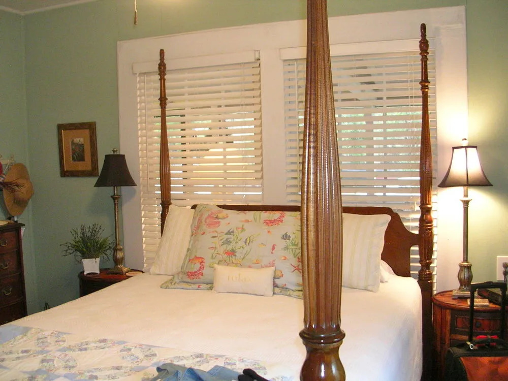 Old Carrabelle Hotel Captains Quarters Suite