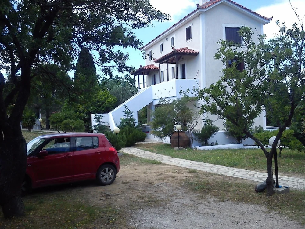 Villa Thea Studios & Apartments