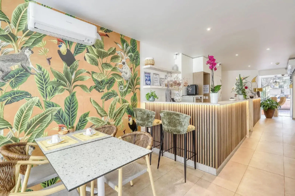 Anglade Hotel