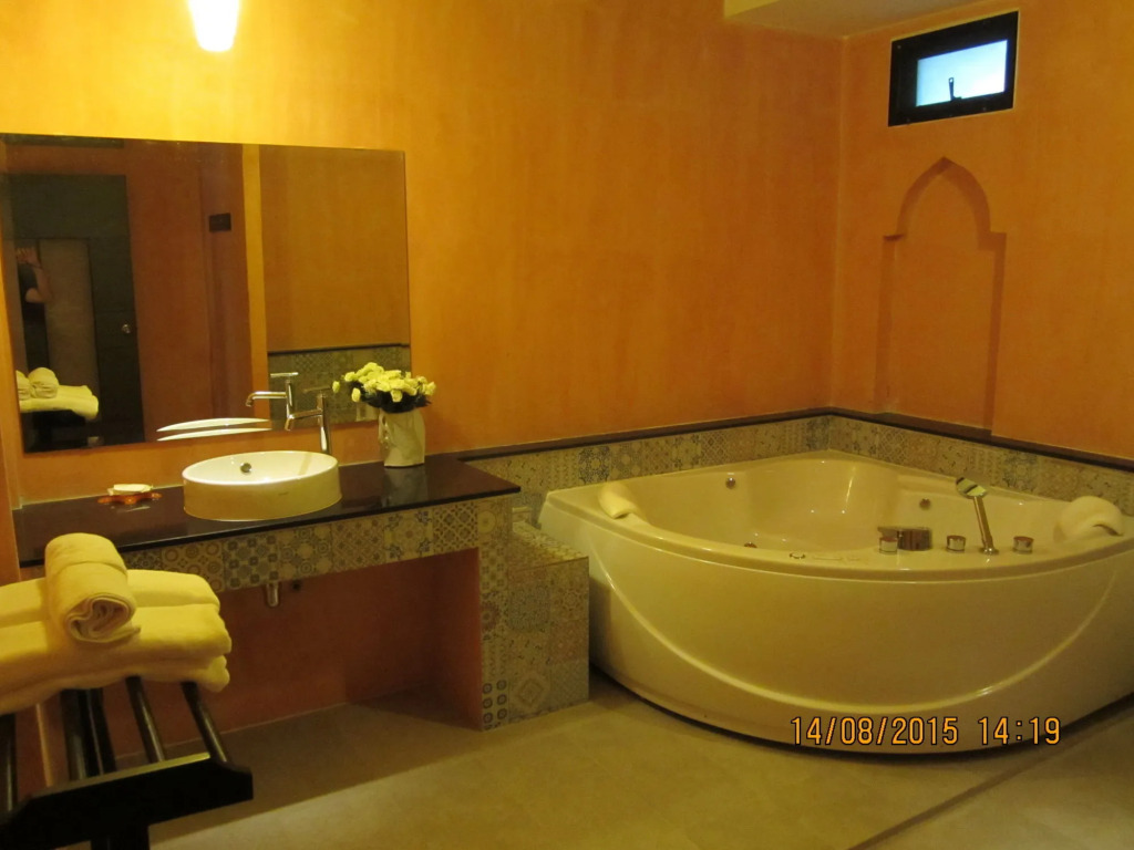 Retro Box Hotel Chumphon