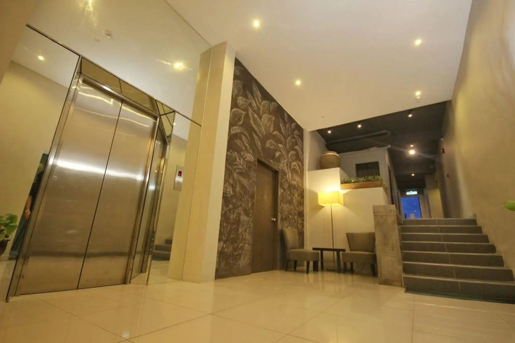 The Riverbank Hotel By MRVJ Business