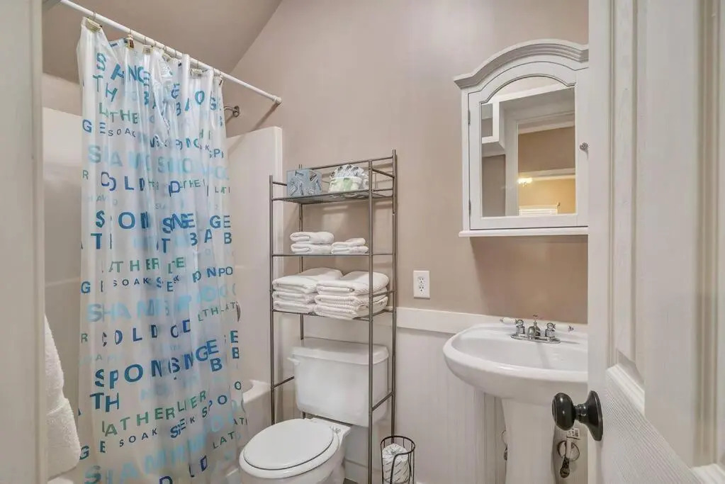 Spacious Private Bayfront & Pet Friendly 5bd/3ba + Bonus Loft