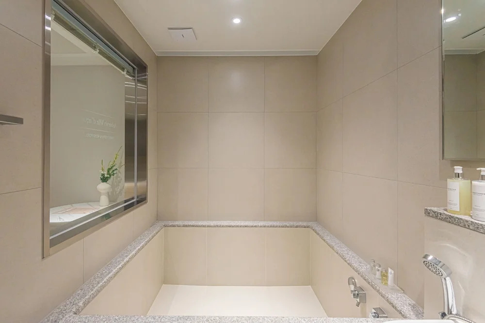 Asherah Villa d aqua Hotel