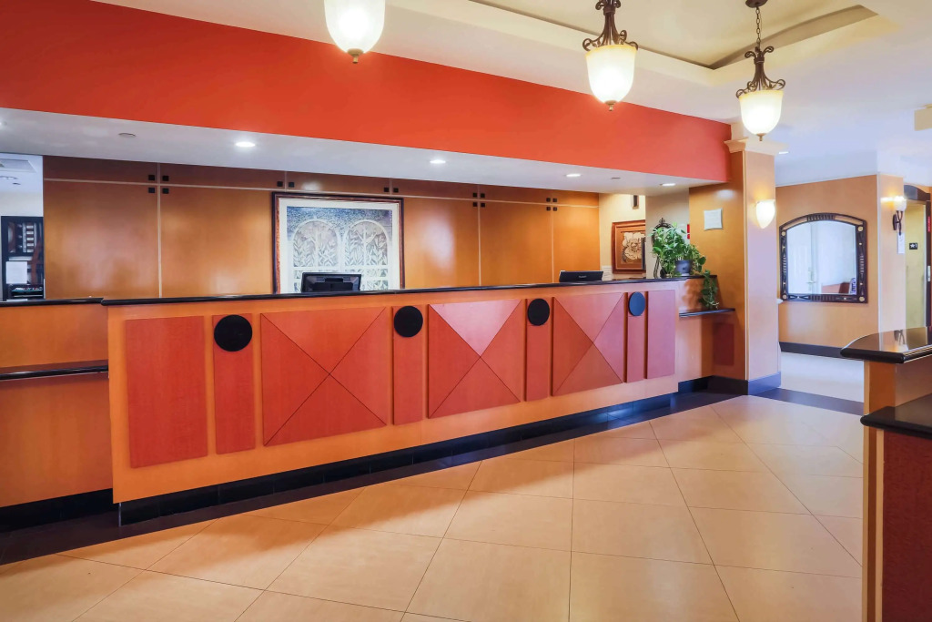 La Quinta by Wyndham Islip - MacArthur Airport