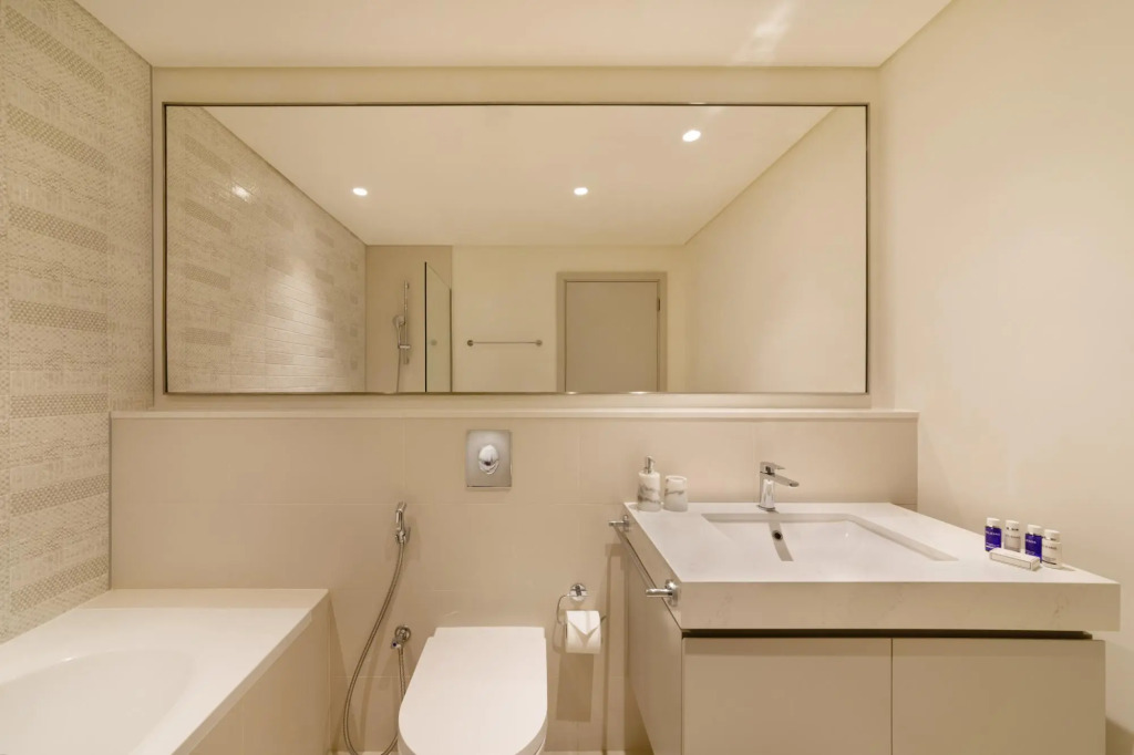 Stylish 2BR apt in Emaar Beachfront w Stunning sea Views