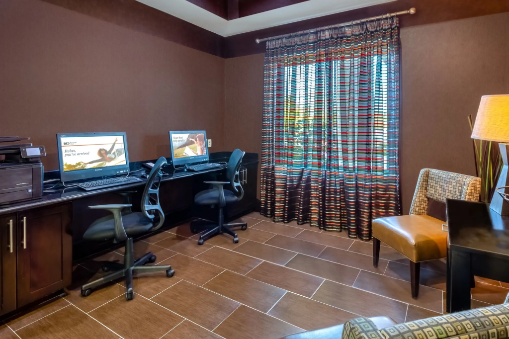 Holiday Inn Express Hotel & Suites Dallas West by IHG
