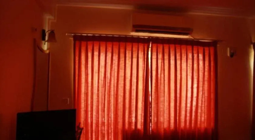 Tom's Hotel