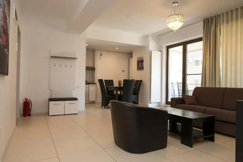 Lake Divine Apartment 11