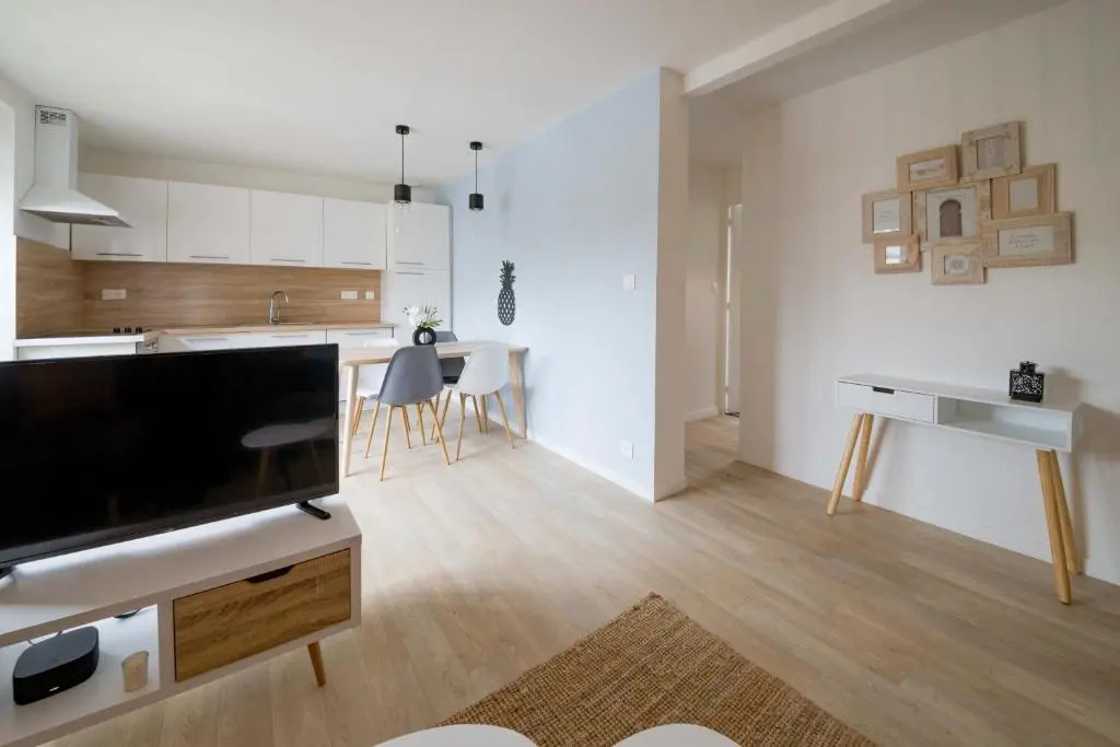 Appartement 3 chambres - Parking - Wifi - Buanderie - Jardin
