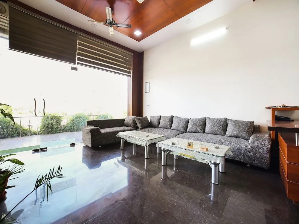 Oyo 37963 K R Guest House