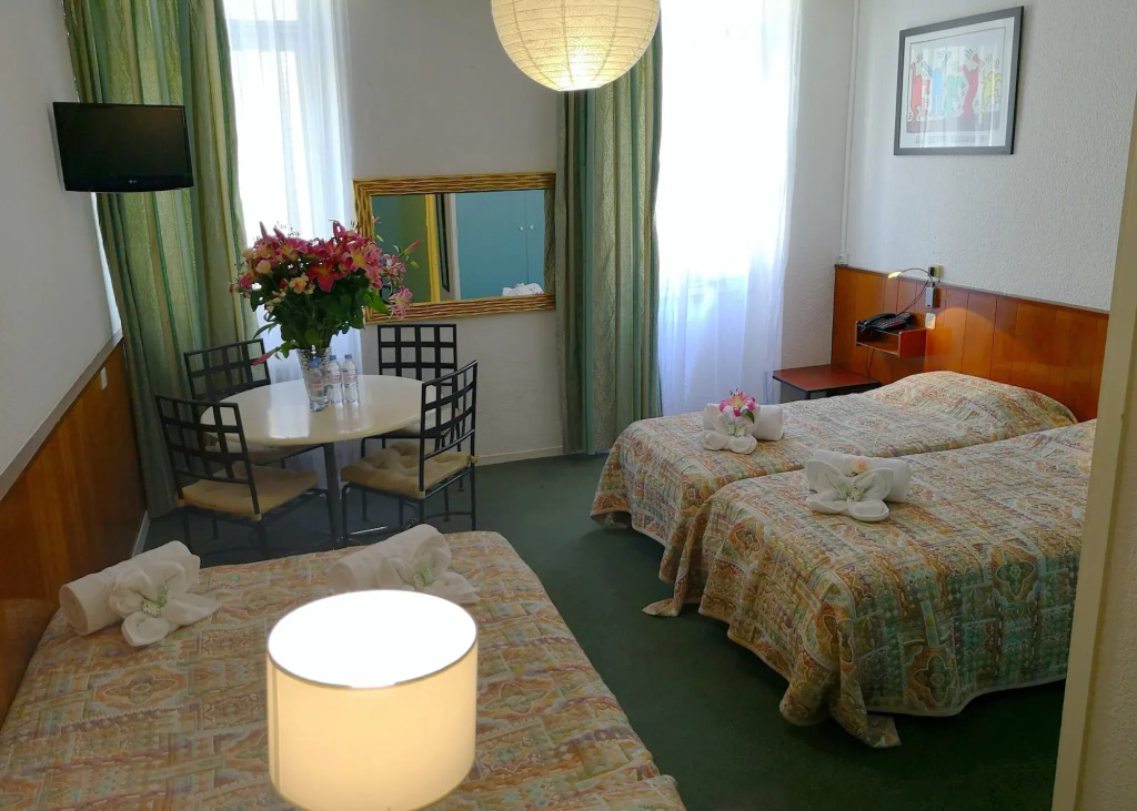 Azurene Royal Hotel