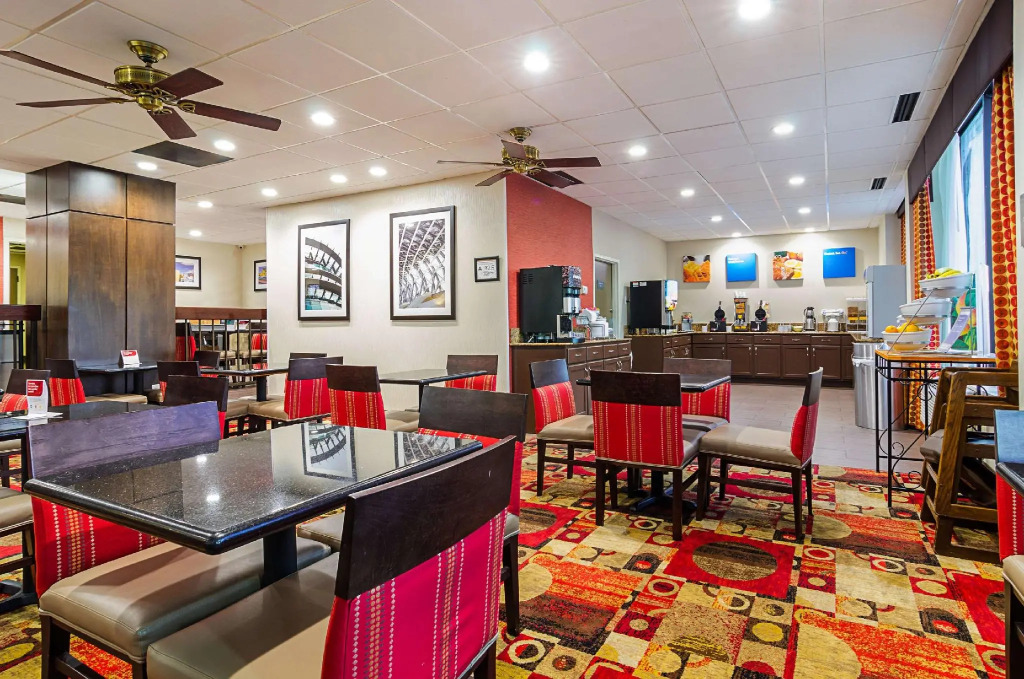 Comfort Inn & Suites Durham near Duke University