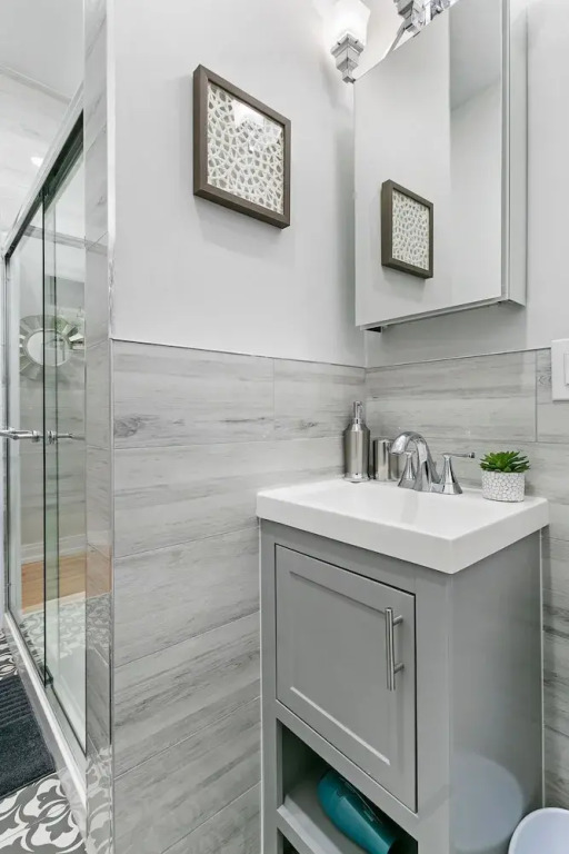 Stylish Studio - Barry S1