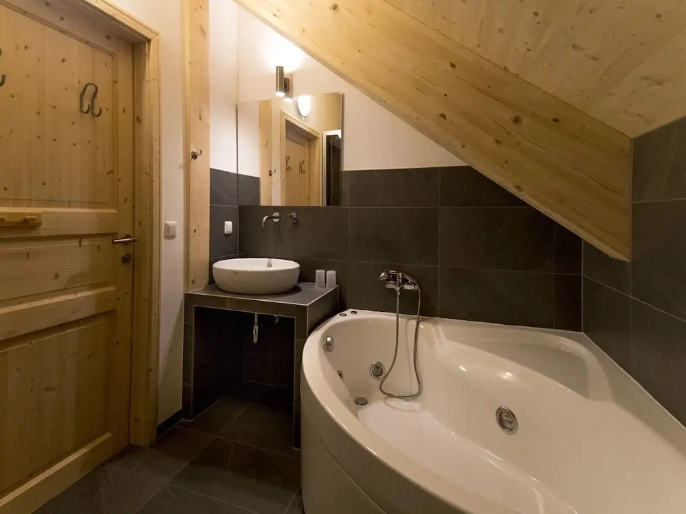 Exclusive Chalet With Whirlpool