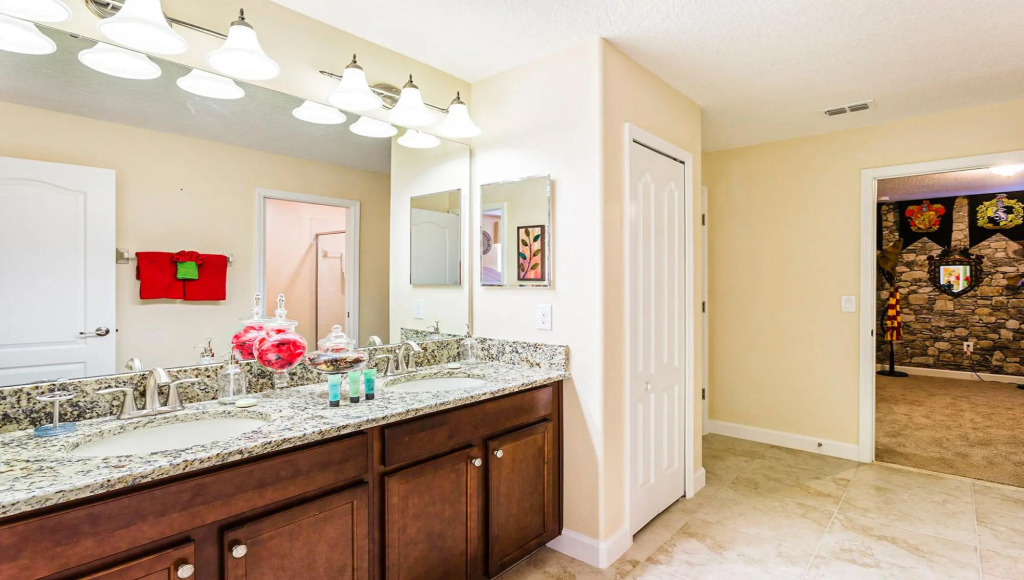 8BR Disney Home w Pool SPA Theater Near Clubhouse