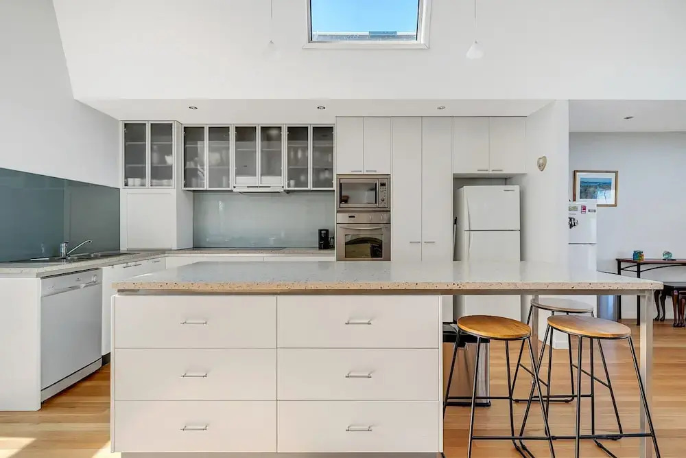 3-bed Seaside Serenity Escape at Long Beach