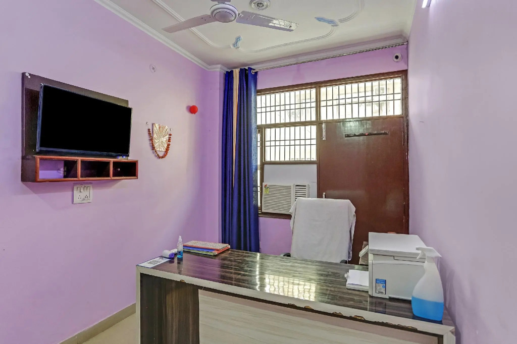 Oyo 76228 Rj Residency