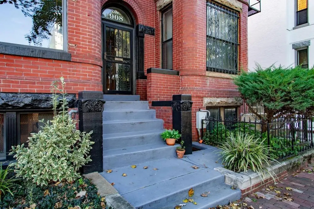 Spacious 1BR NW Garden Apartment Walker s Dream